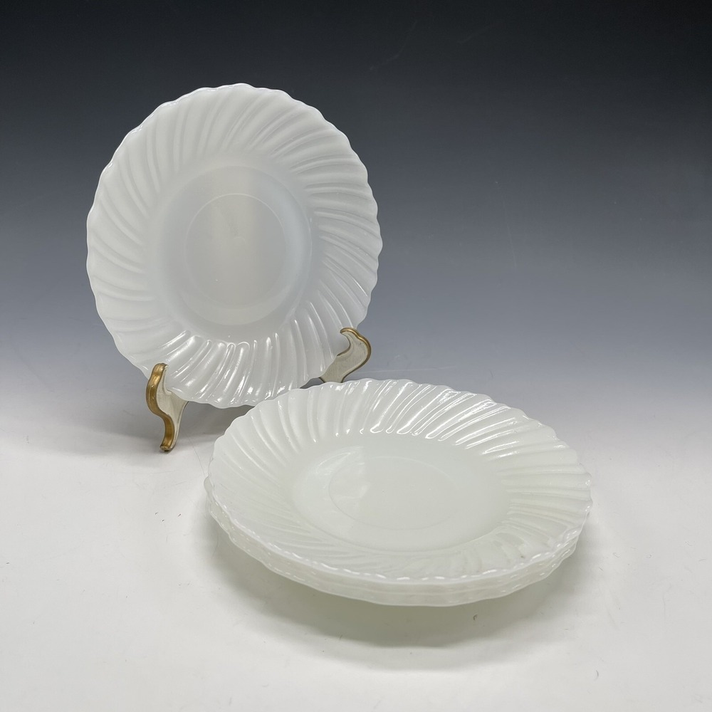 Vintage TERMOCRISA Bread Dessert Plates White Milk Glass Saucers ‎ 5 3/4" Mexico - Picture 2 of 7